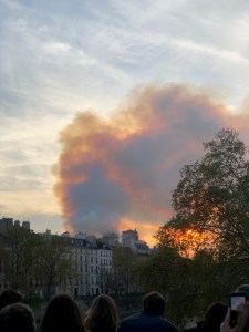 Notre dame smoke in the Marais